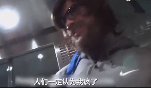 c罗扮流浪汉街头秀球技,c罗第二次街头扮流浪汉被认出