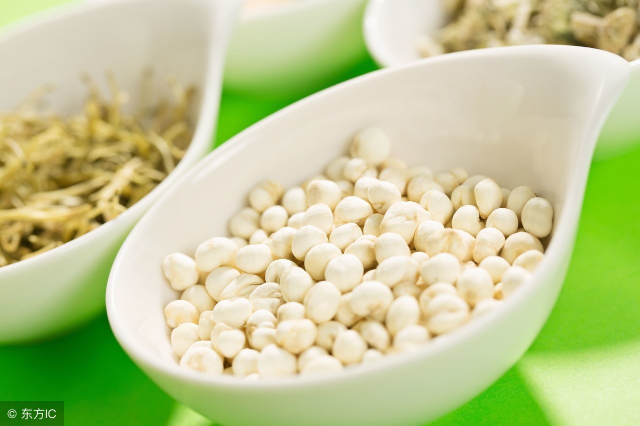 阴虚潮热流汗吃什么中药,阴虚口干舌燥哪几味中药泡水喝