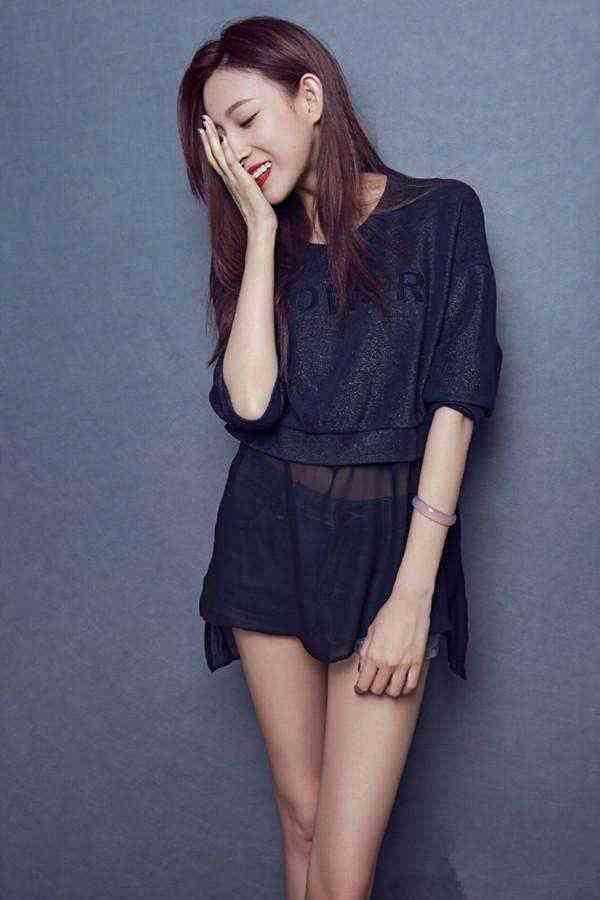 央视主持人马凡舒写真,世界杯马凡舒和她的搭档