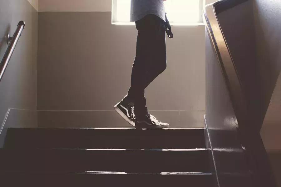 别让你的孩子,沉浸在软色情的世界里