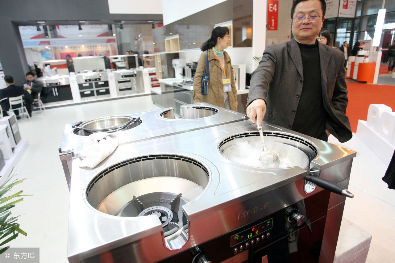 集成灶与传统灶如何来选择,集成灶和传统灶哪个更实惠