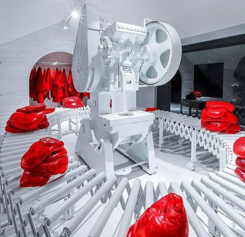 “亚洲带货王”集体出镜，给一个单价不足2000块钱的墨镜打广告？