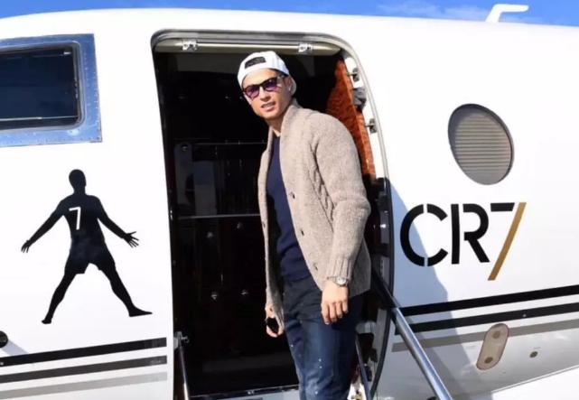 c罗座驾凯迪拉克,c罗最新座驾特斯拉