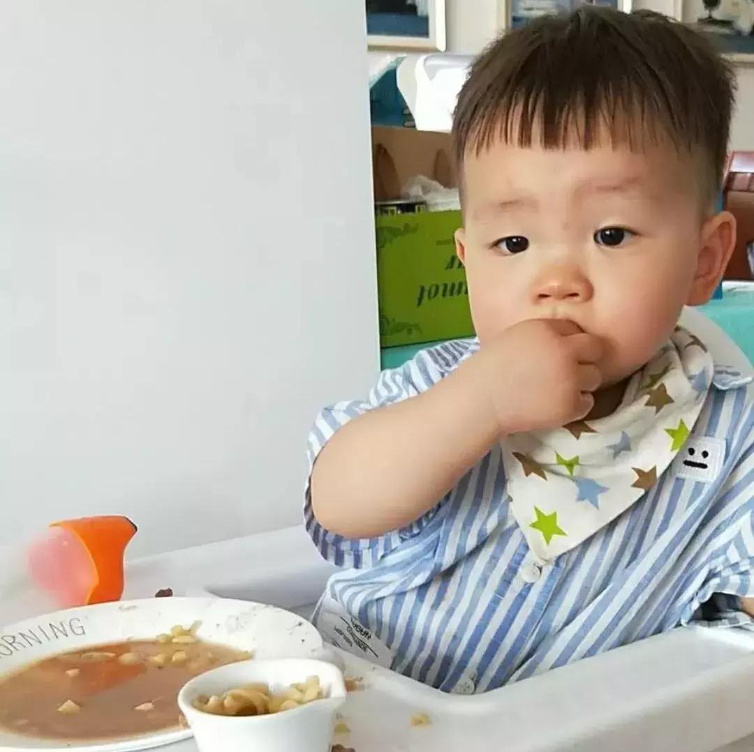 挑选奶粉注意事项及禁忌,正确的挑选奶粉方法