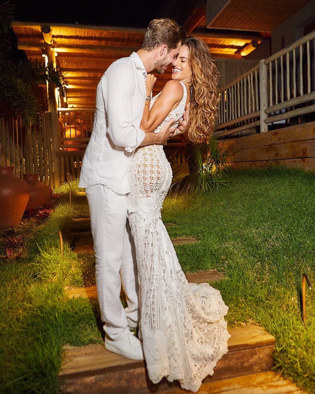 前凸怎能不后翘？内马尔女友同款蜜桃臀Pick一下吧