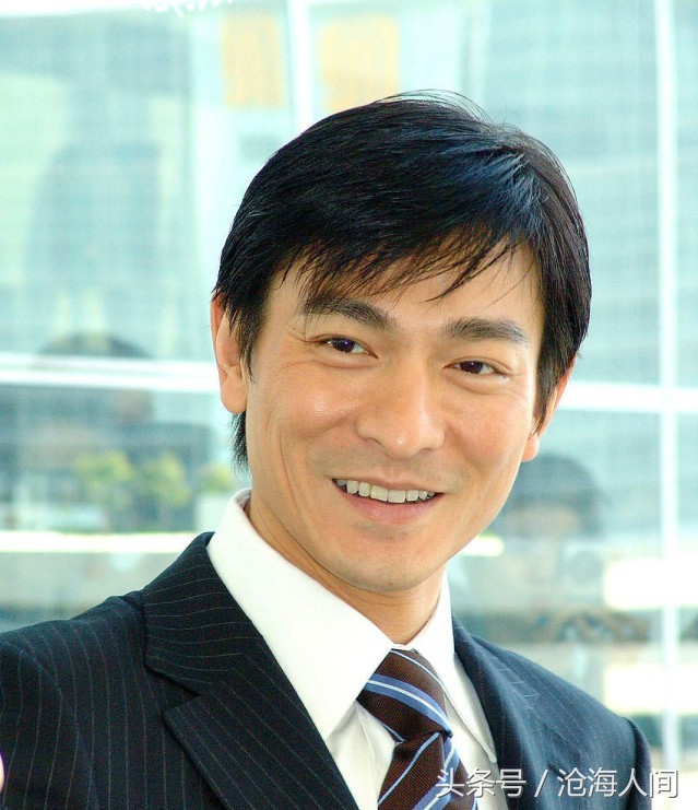 听华仔的歌瞬间泪目,听华仔唱歌完整版