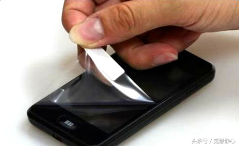 uv钢化膜边上的气泡怎么去除,手机钢化膜用一段时间出现气泡