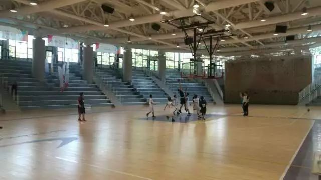 秀出自信引爆篮球魅力！2018年海淀学区第二届“聚·享杯”篮球比赛拉开帷幕