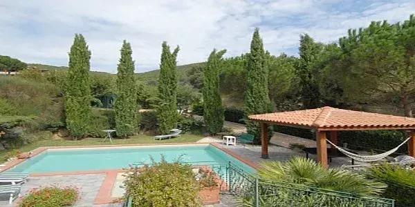 梅西到底有多少钱买了多少套房,梅西一个月工资多少钱