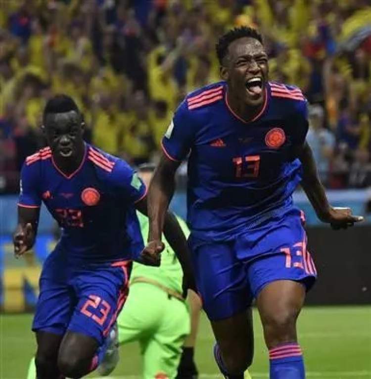 队长袖标戴在右臂的含义,队长袖标戴手臂上