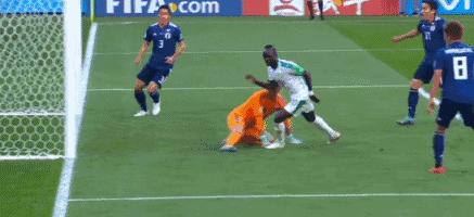 队长袖标戴在右臂的含义,队长袖标戴手臂上