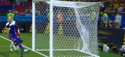 队长袖标戴在右臂的含义,队长袖标戴手臂上