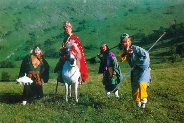 四大名著古诗100首,盘点10首参透人生的经典诗词