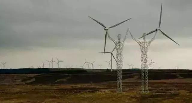 玩转世界杯，俄罗斯人居然连电力铁塔都不放过~