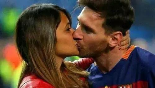 看什么球！看肉！