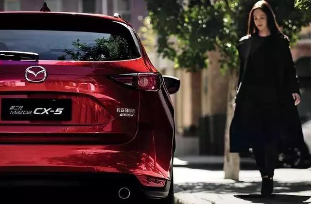 皮实长途舒适操控好的混动中型suv,20万内豪华家享大6座suv全新荣威rx9