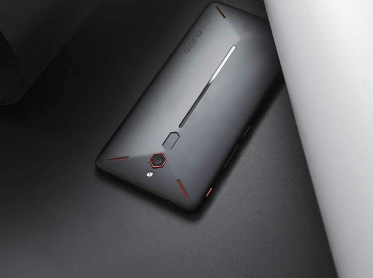 性能超好的游戏手机推荐,现在值得入手的游戏手机推荐