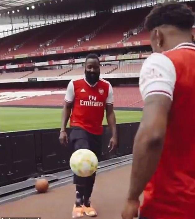 哈登压哨加盟勇士,火箭一哥哈登