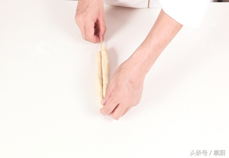 自制放心的油条配方跟着做零失误,最简易的油条配方和做法