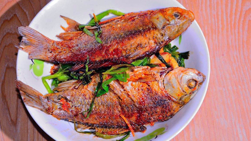 煎鱼很粘锅这是一个很头疼的问题，加一个步骤就能解决问题