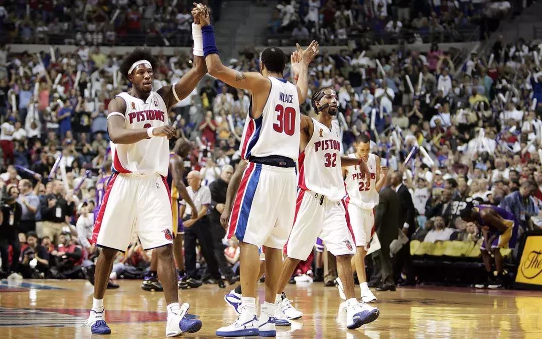 连鞋贩子都没能想到，这双鞋能成为CT16中「倒闭」的例外