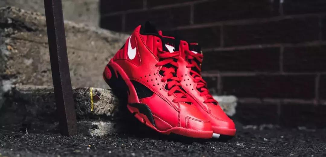 连鞋贩子都没能想到，这双鞋能成为CT16中「倒闭」的例外