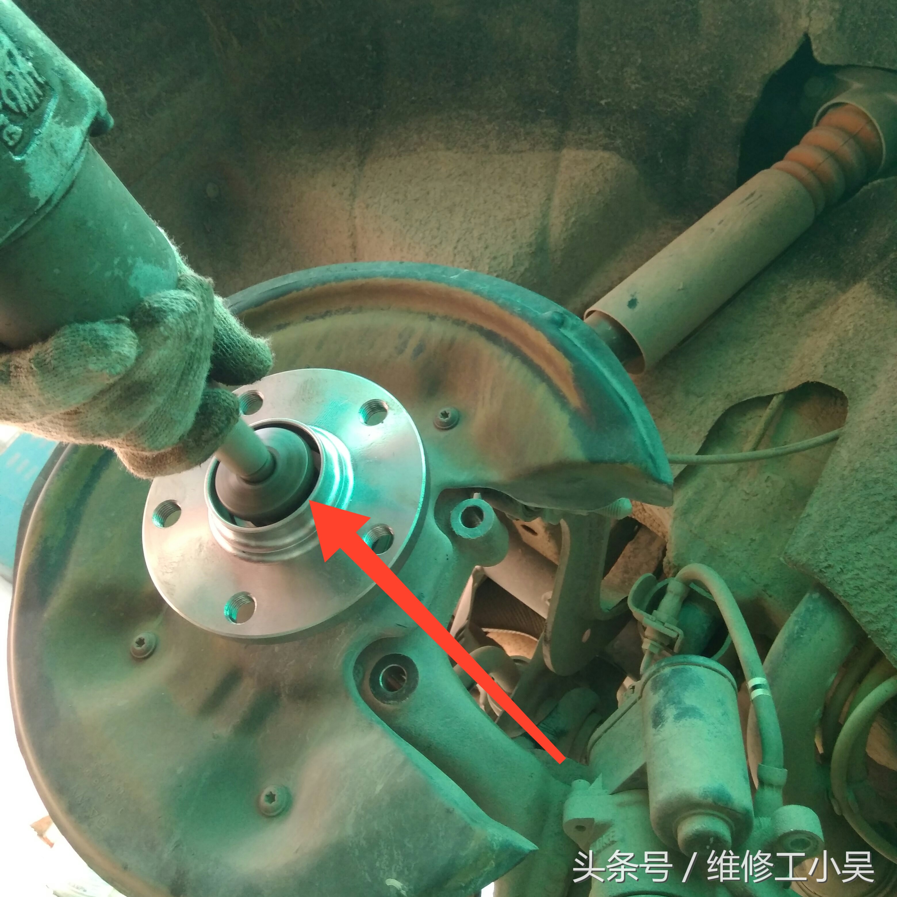 新帕萨特早上底盘异响,帕萨特底盘异响维修最好方法