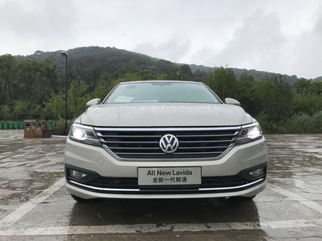 大众朗逸和宝来哪个更值得买,10万左右大众宝来和朗逸推荐哪款