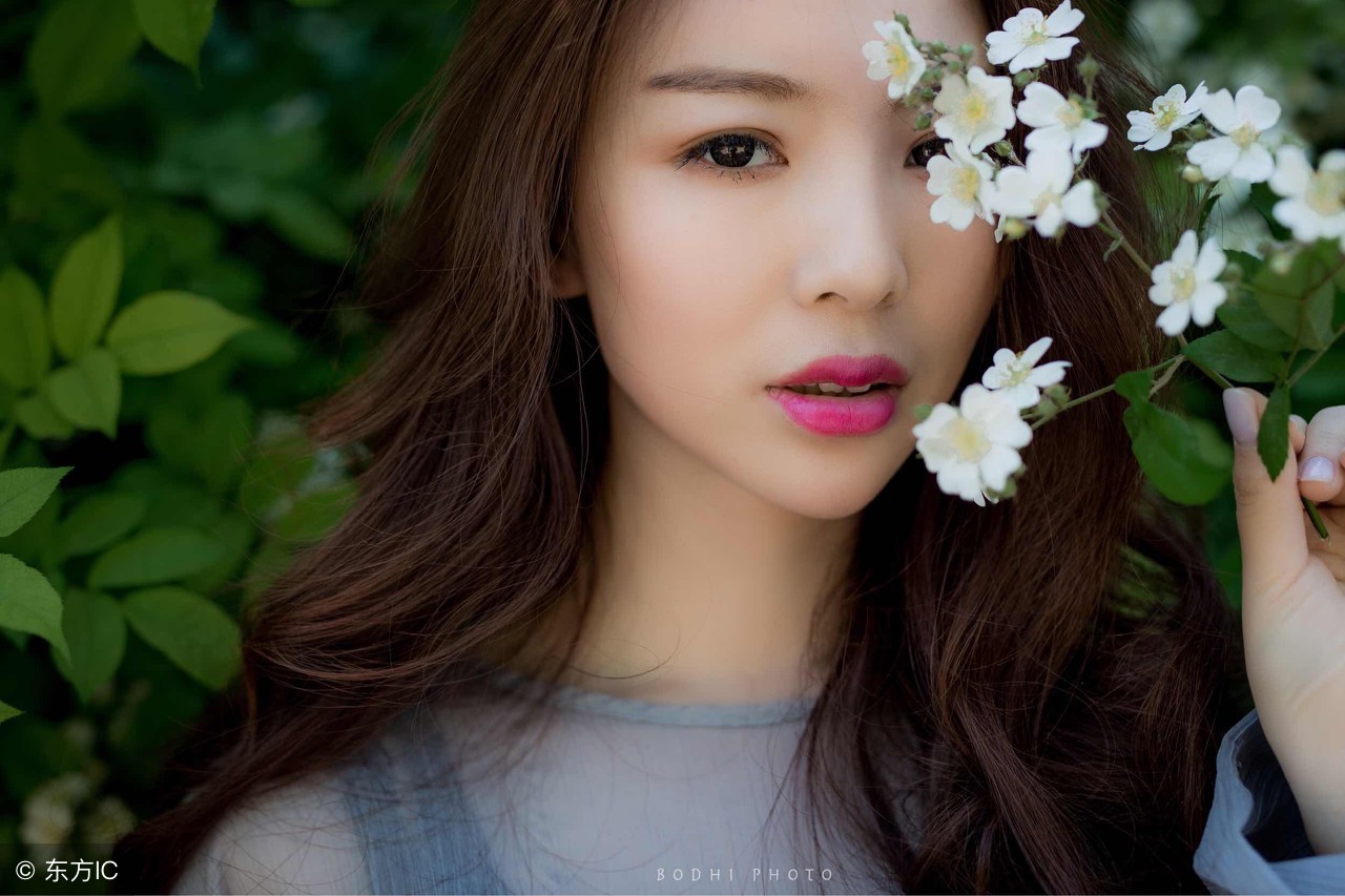 人到中年，千万要控制好对初恋的感情