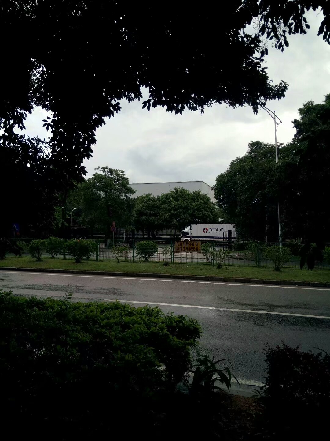 东莞松山湖目前工厂最新招聘,东莞松山湖最新工厂招聘信息