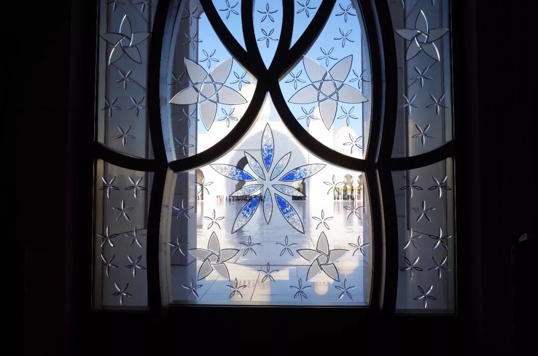 迪拜的壕无人性,迪拜的穷你知道吗