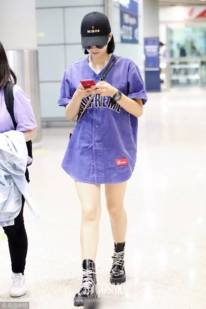 我必须穿最fashion的运动装看我“男票”踢球