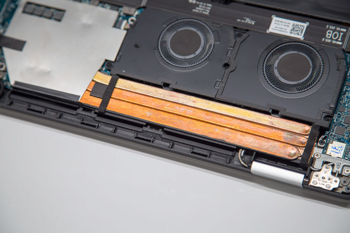 戴尔xps15i7八代,科技感爆棚戴尔xps15笔记本评测