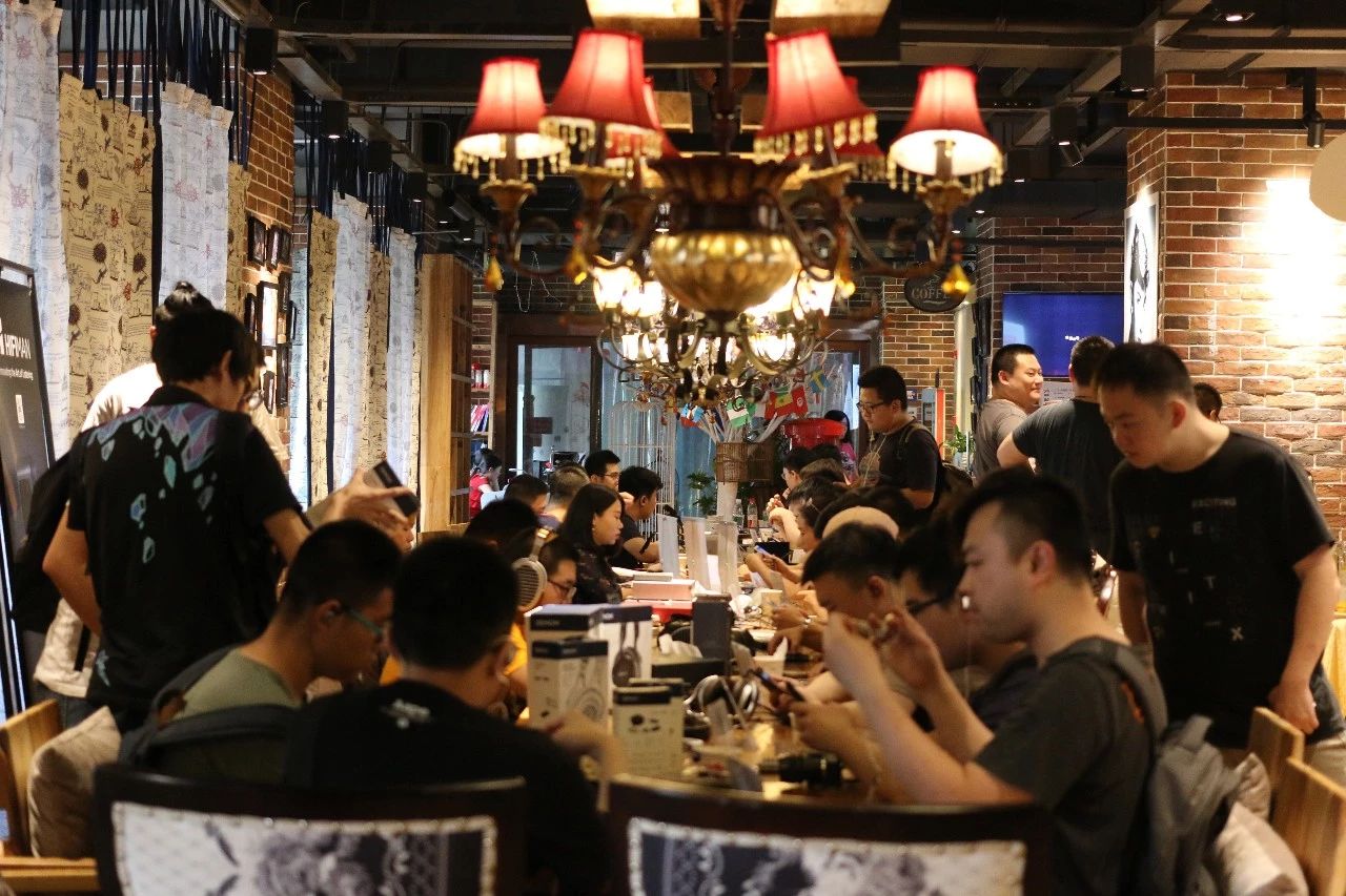 时隔两年多的聚会,时隔两年的聚会