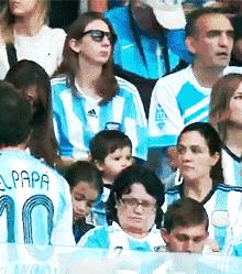 梅西9岁对太太已一见钟情,梅西九岁的爱情