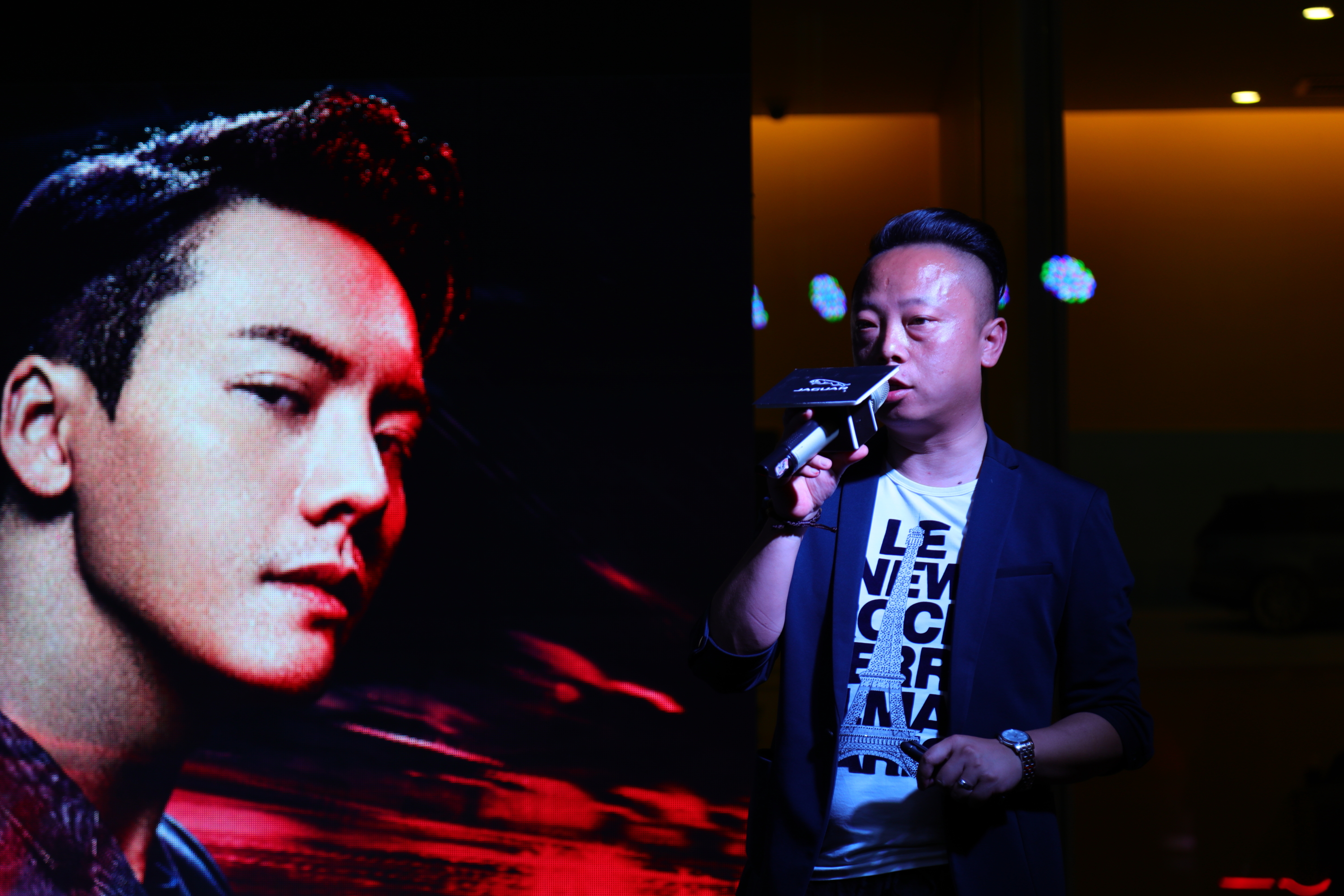 点燃世界杯足球狂欢夜捷豹XEL猎夜行动昆明路捷开启