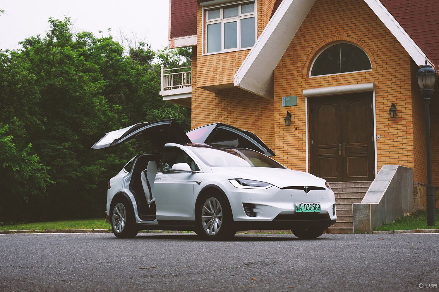 特斯拉modelx旅行,特斯拉modelx100d能跑多少公里