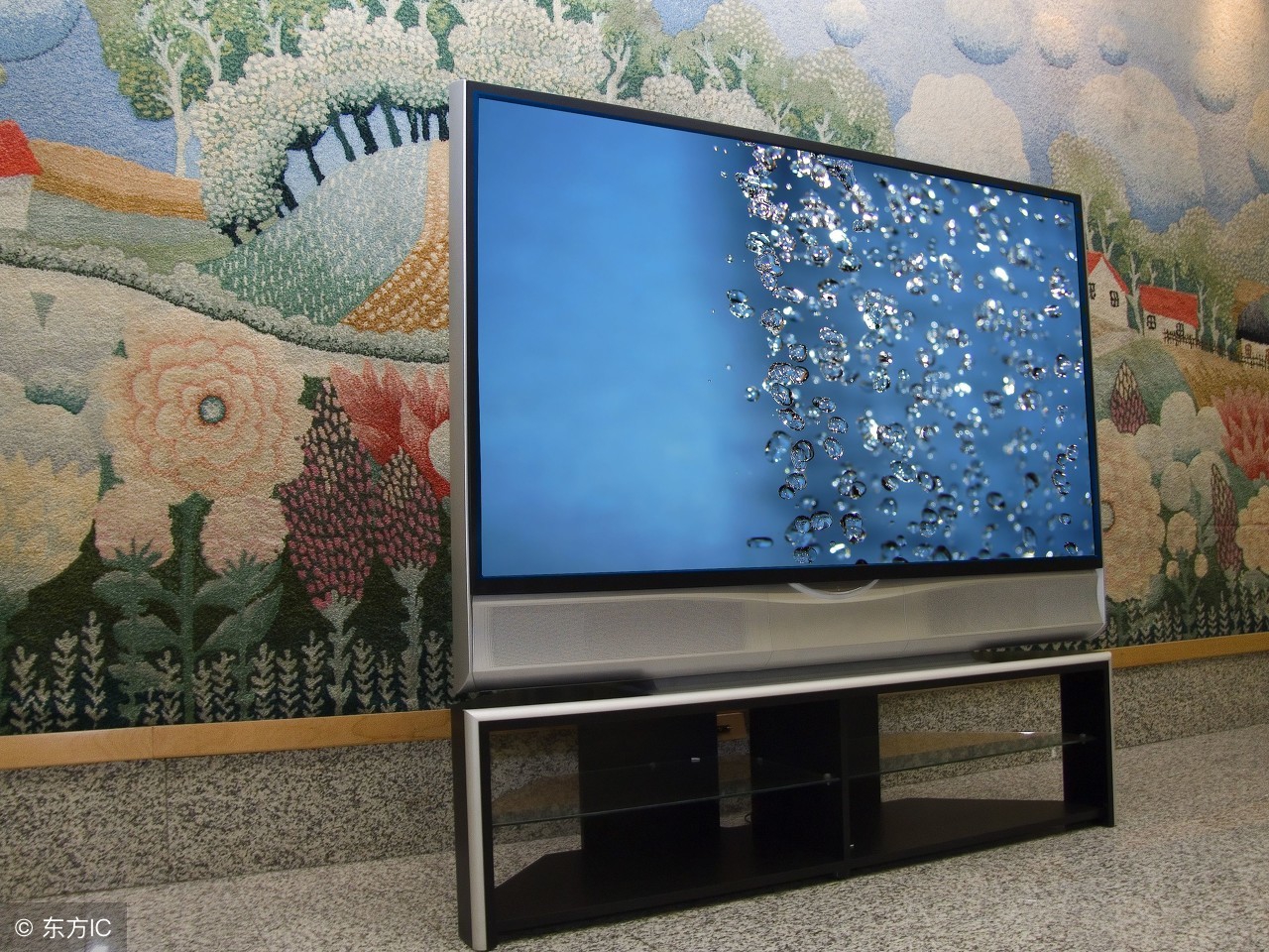 无屏电视是什么,无屏电视和投影仪的区别