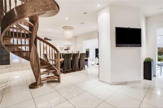 迪丽热巴的豪宅视频,迪丽热巴豪宅曝光