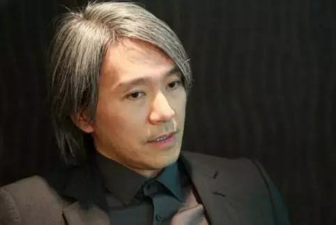 周星驰身患孤独绝症，憔悴老态：我让全世界笑过，岁月却没饶过我