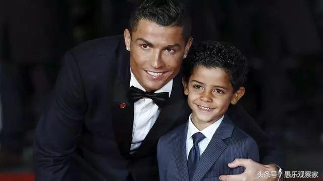 足球巨星里最专一的男人！9岁定情，21年恋爱长跑最终抱得美人归