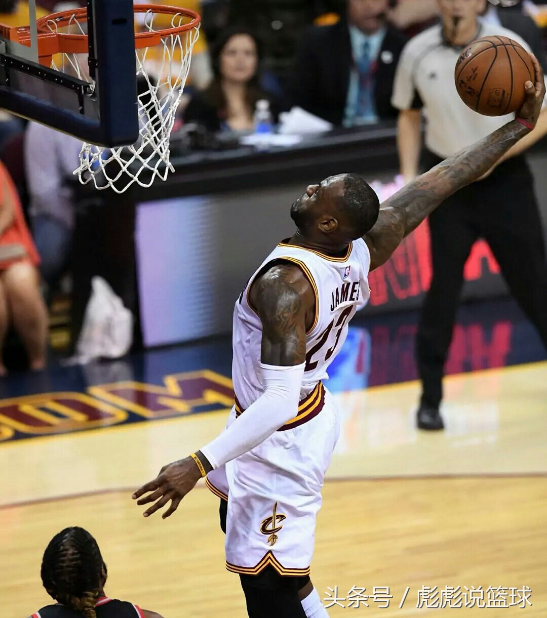 詹姆斯和c罗哪个赚钱,篮球和詹姆斯