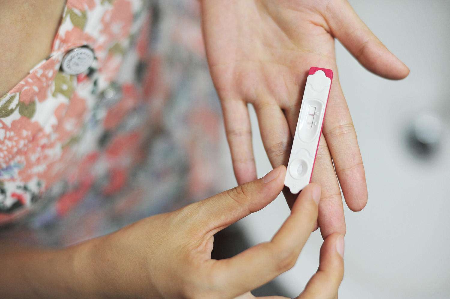 还不知道自己怀孕了？其实受精卵着床时，妈妈会有这5种感觉哦