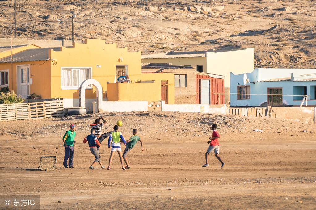 男足勇夺世界杯,中国男足问鼎亚洲杯