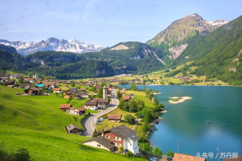 中国游客花100欧元坐一趟黄金列车，全程睡觉聊天谈奢侈品