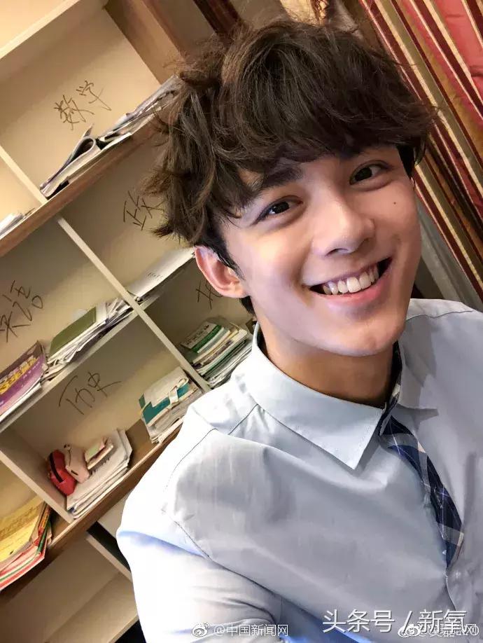 看了易烊千玺演唱会后的反应,易烊千玺喜欢宋祖儿吗