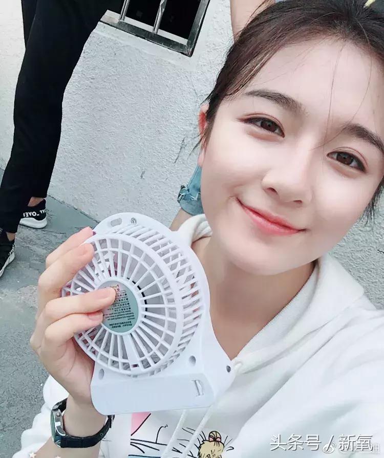 看了易烊千玺演唱会后的反应,易烊千玺喜欢宋祖儿吗