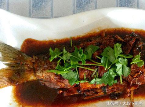 老东北美食之红烧鲤鱼做法,怎么红烧鲤鱼块炖鲤鱼好吃又简单