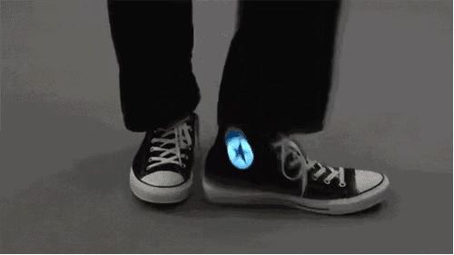 当代女孩喝奶茶,女孩子的快乐都是一杯奶茶给的