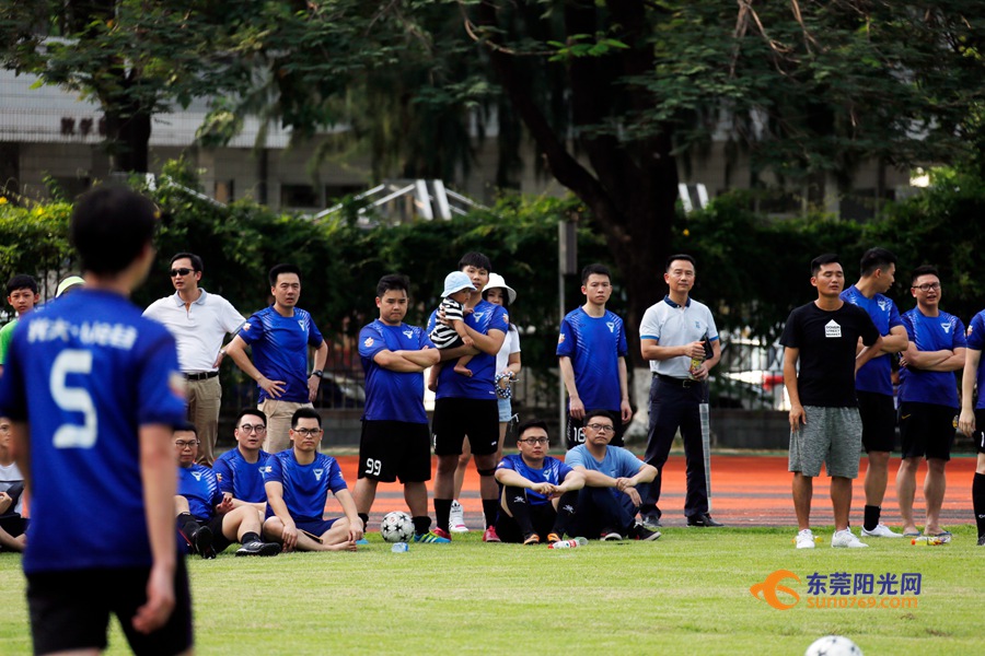 东莞校友足球联赛,广东省东莞市松山湖中学足球比赛